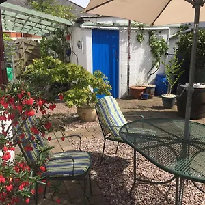 Cheerful 4-bedroom Detached Family Home, Quiet Area Villa