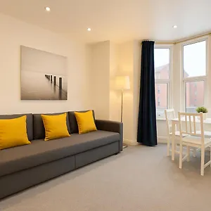 Stylish Modern For Up To 4 Nr Citycentre Apartment